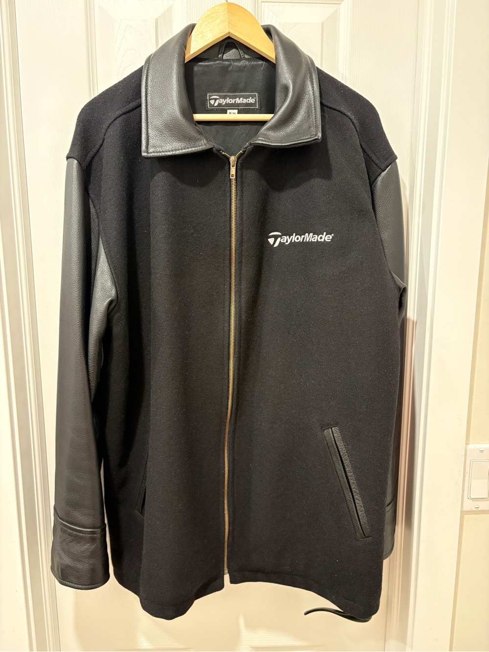 Vintage TaylorMade Men’s Black Zip-Front Jacket golf made in Canada large